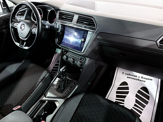 Volkswagen Tiguan Highline, 2018 года, пробег 93000 км