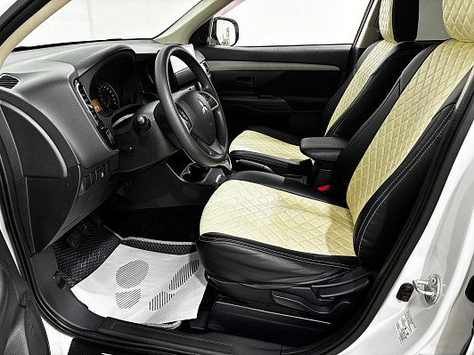 Mitsubishi Outlander Invite, 2014 года, пробег 131630 км