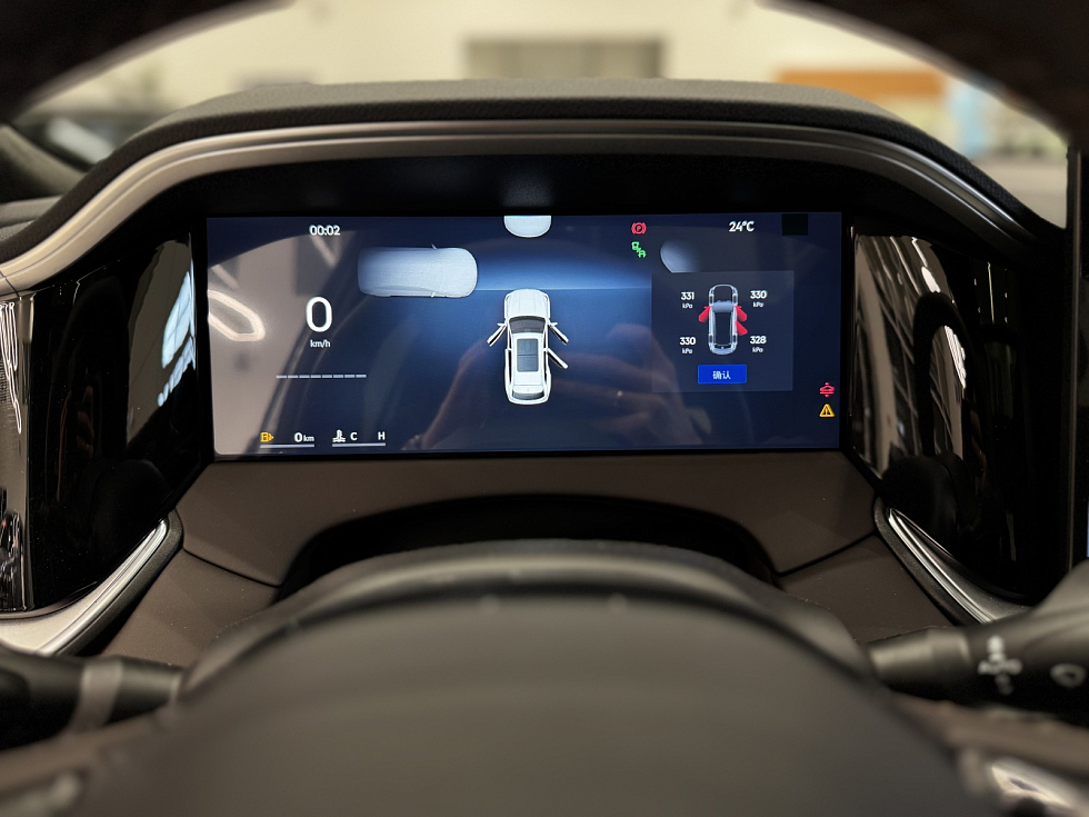 Geely Monjaro Full Moon (Xingyue L), белый