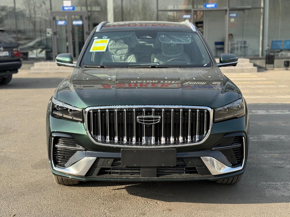 Geely Monjaro Люкс, зеленый