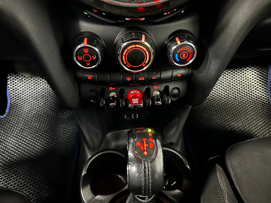 Mini Hatch Cooper, 2018 года, пробег 176000 км