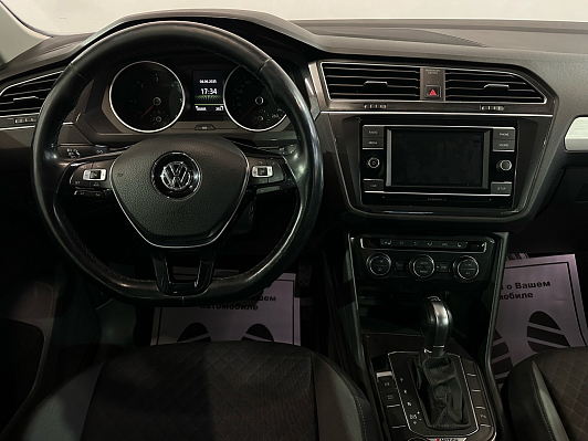Volkswagen Tiguan Highline, 2018 года, пробег 130094 км