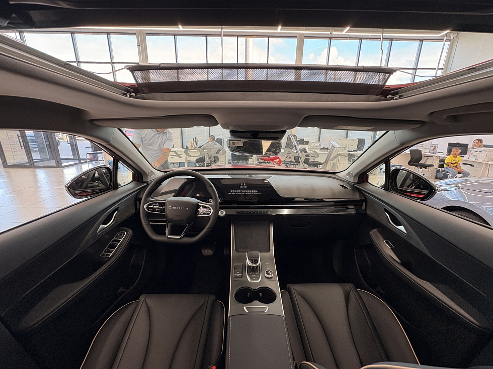 Omoda C5 Актив, красный